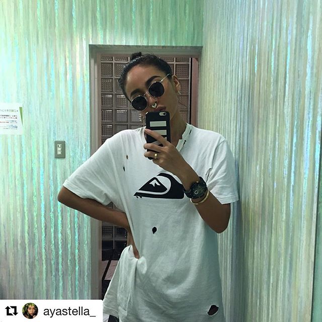 #Repost @ayastella_ with @repostapp・・・ #selfie #quicksilver #roxy #Roxylife #渋谷の森クリニック に脱毛行って、ツルピカの夏支度！ 院内が落ち着いてて、いつ行ってもスタッフの方のお心遣いが有難い！緊張しーの私も安心なの♡ @shibuyamori  p.s. #blackflys @blackflys_japan には珍しい華奢なフレーム🕶がお気に入り！