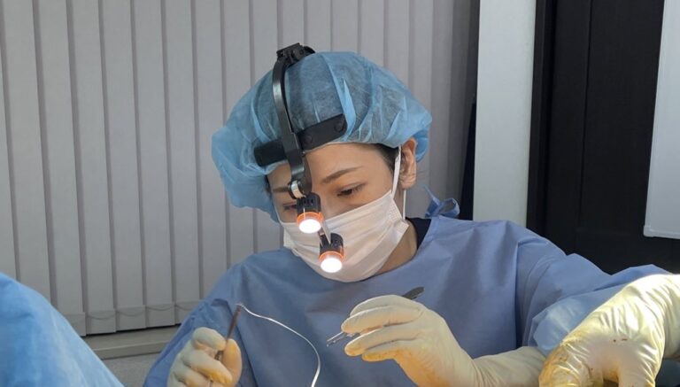 小陰唇縮小術を執刀する女性形成外科専門医